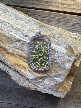 Sterling Silver Pendant with Peridot